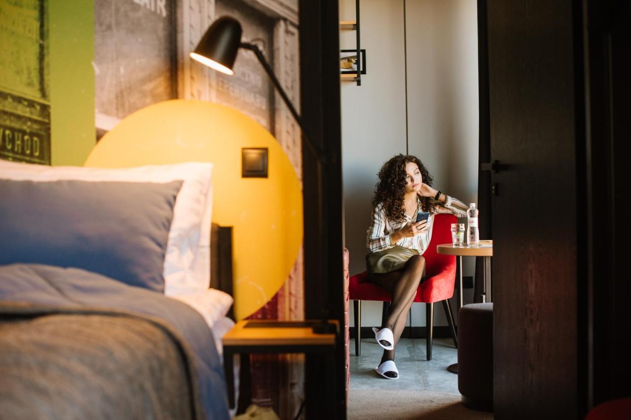 !Fest Hotel Lviv Luaran gambar
