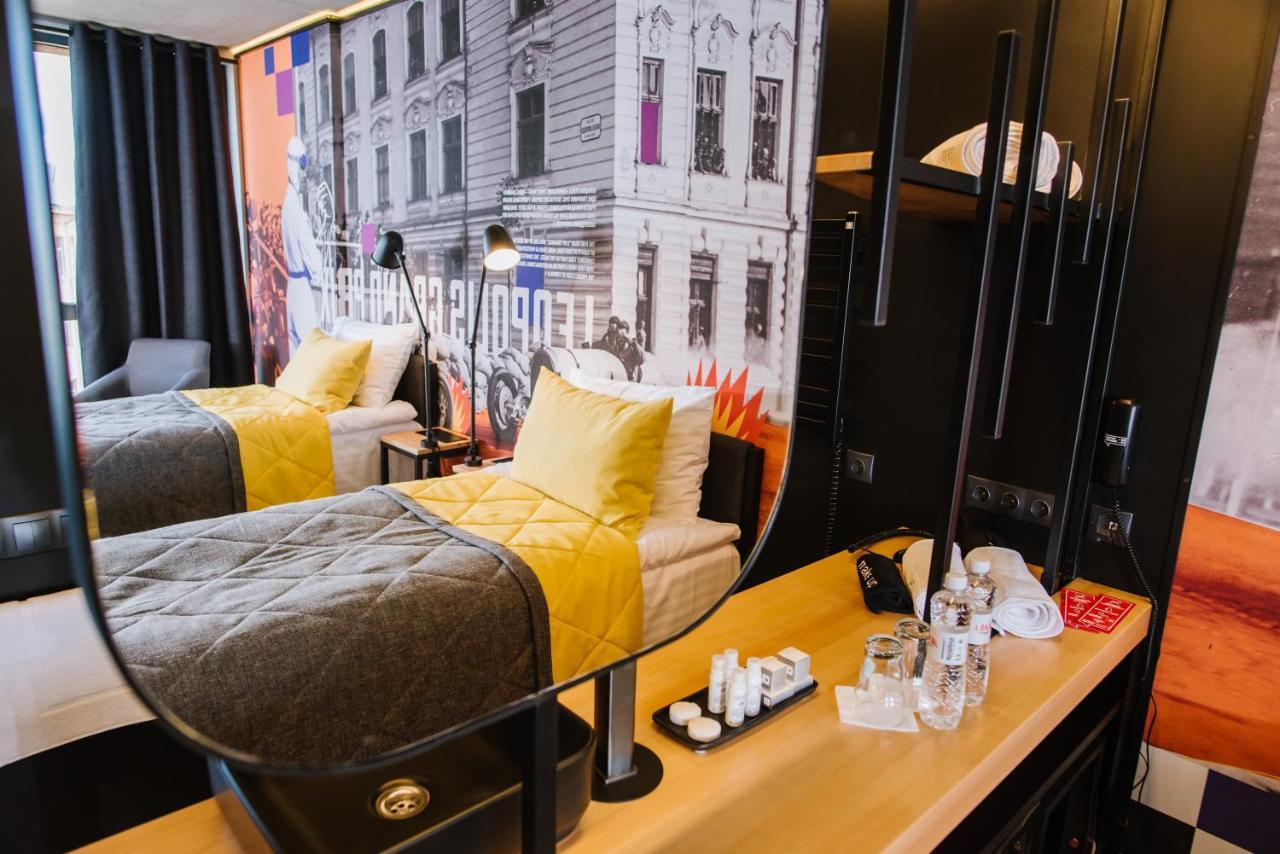 !Fest Hotel Lviv Luaran gambar