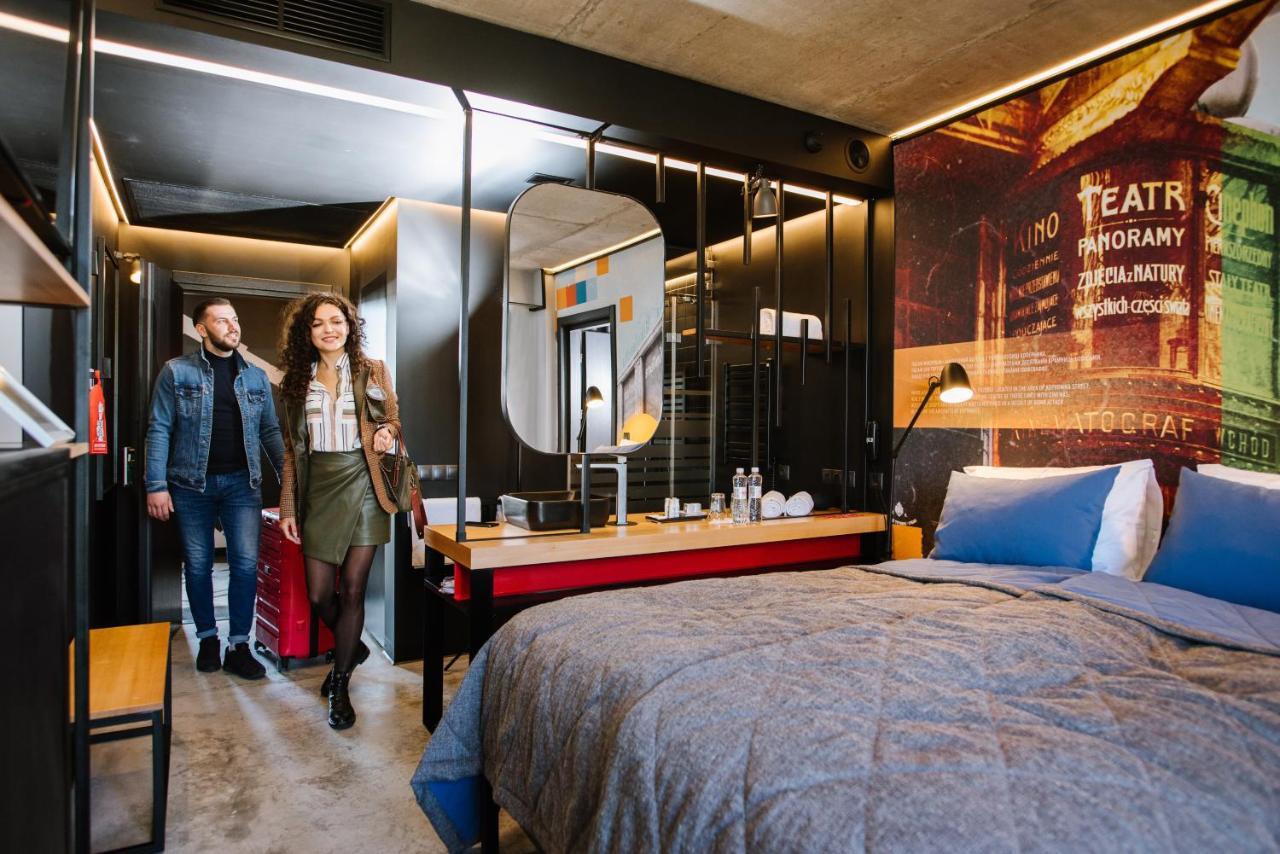!Fest Hotel Lviv Luaran gambar