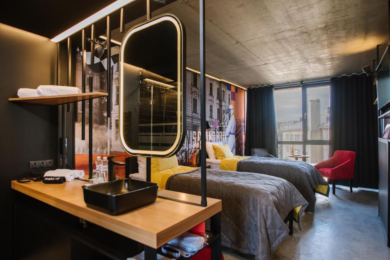 !Fest Hotel Lviv Luaran gambar