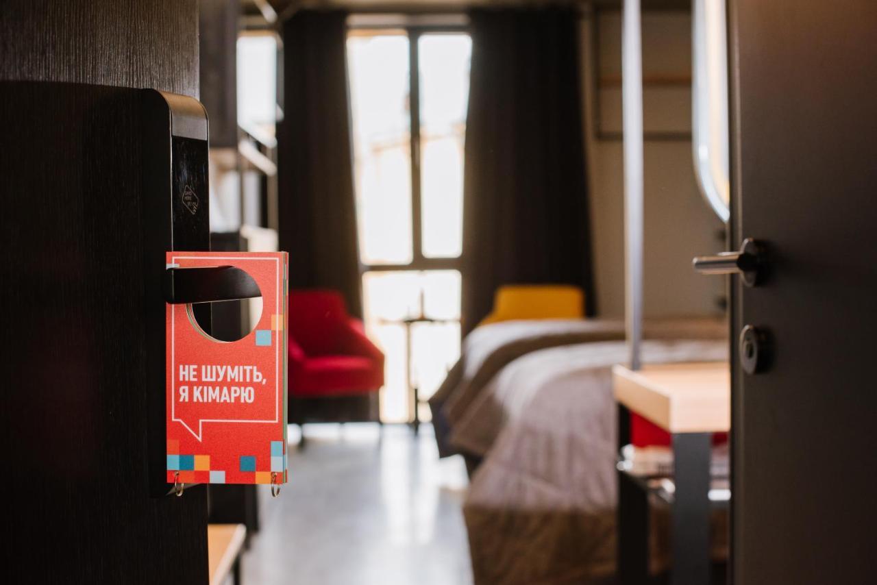 !Fest Hotel Lviv Luaran gambar