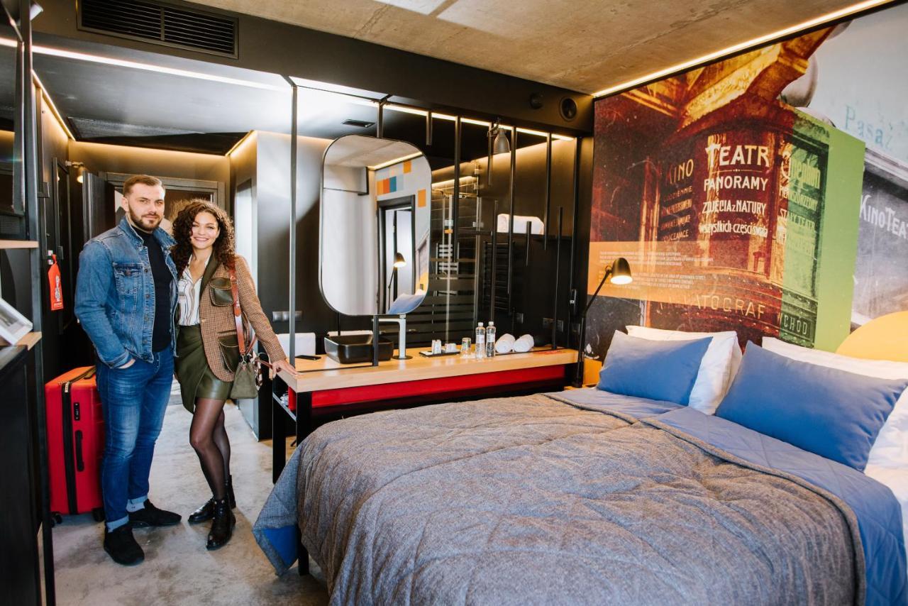 !Fest Hotel Lviv Luaran gambar