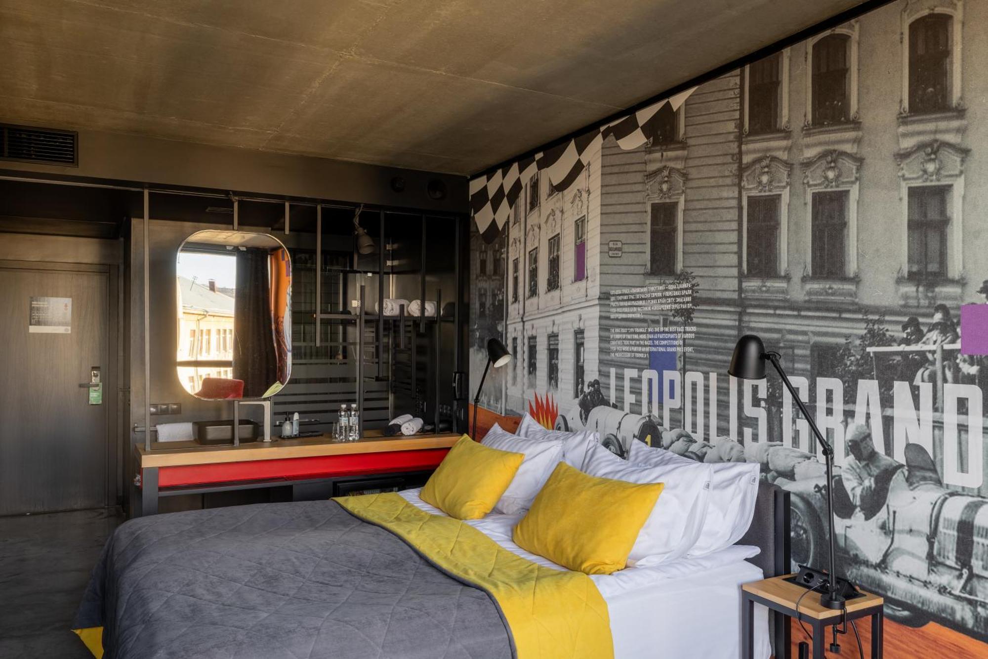!Fest Hotel Lviv Luaran gambar