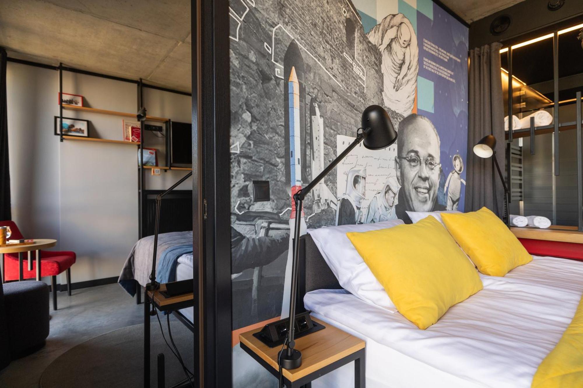 !Fest Hotel Lviv Luaran gambar