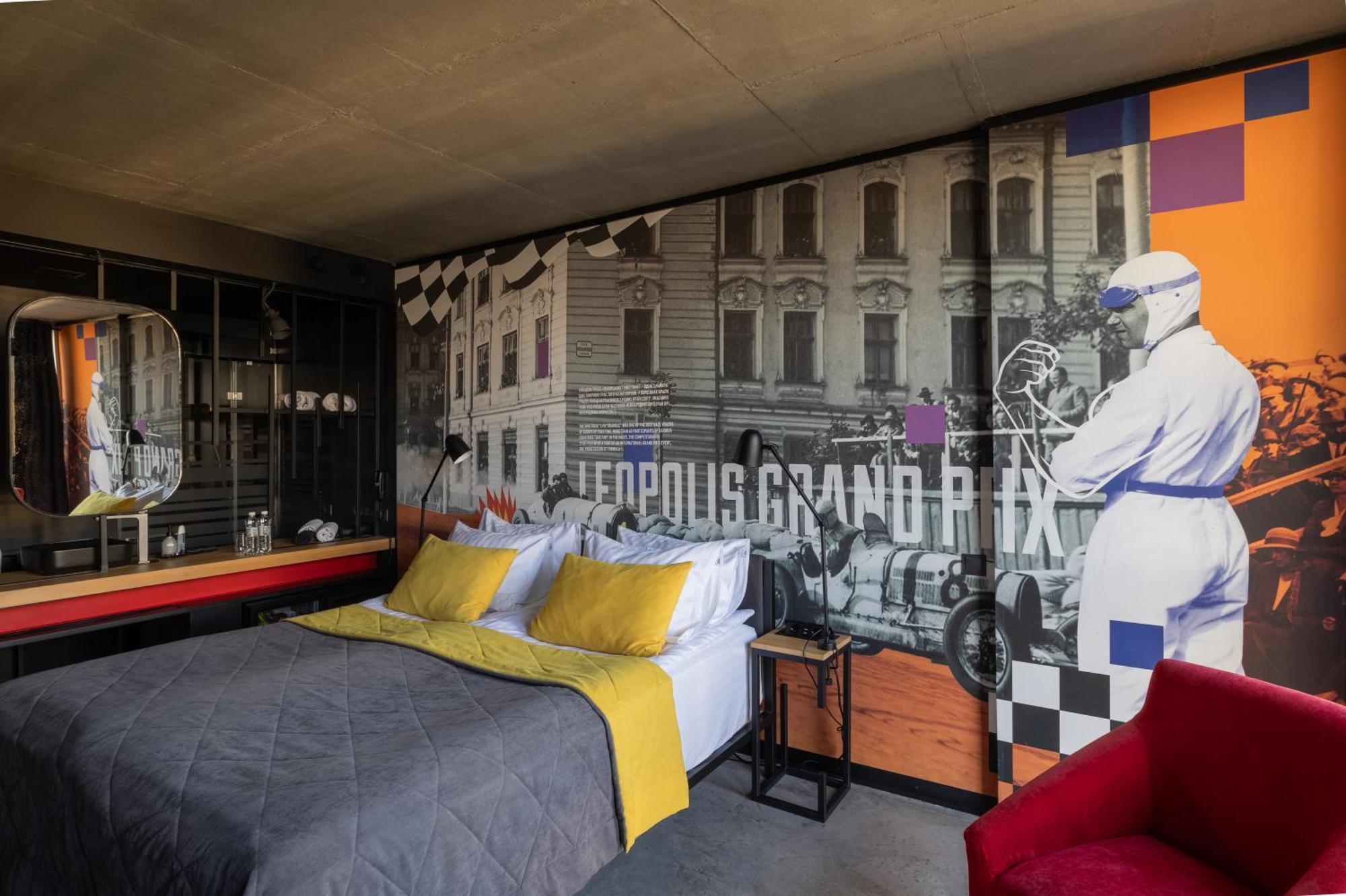 !Fest Hotel Lviv Luaran gambar