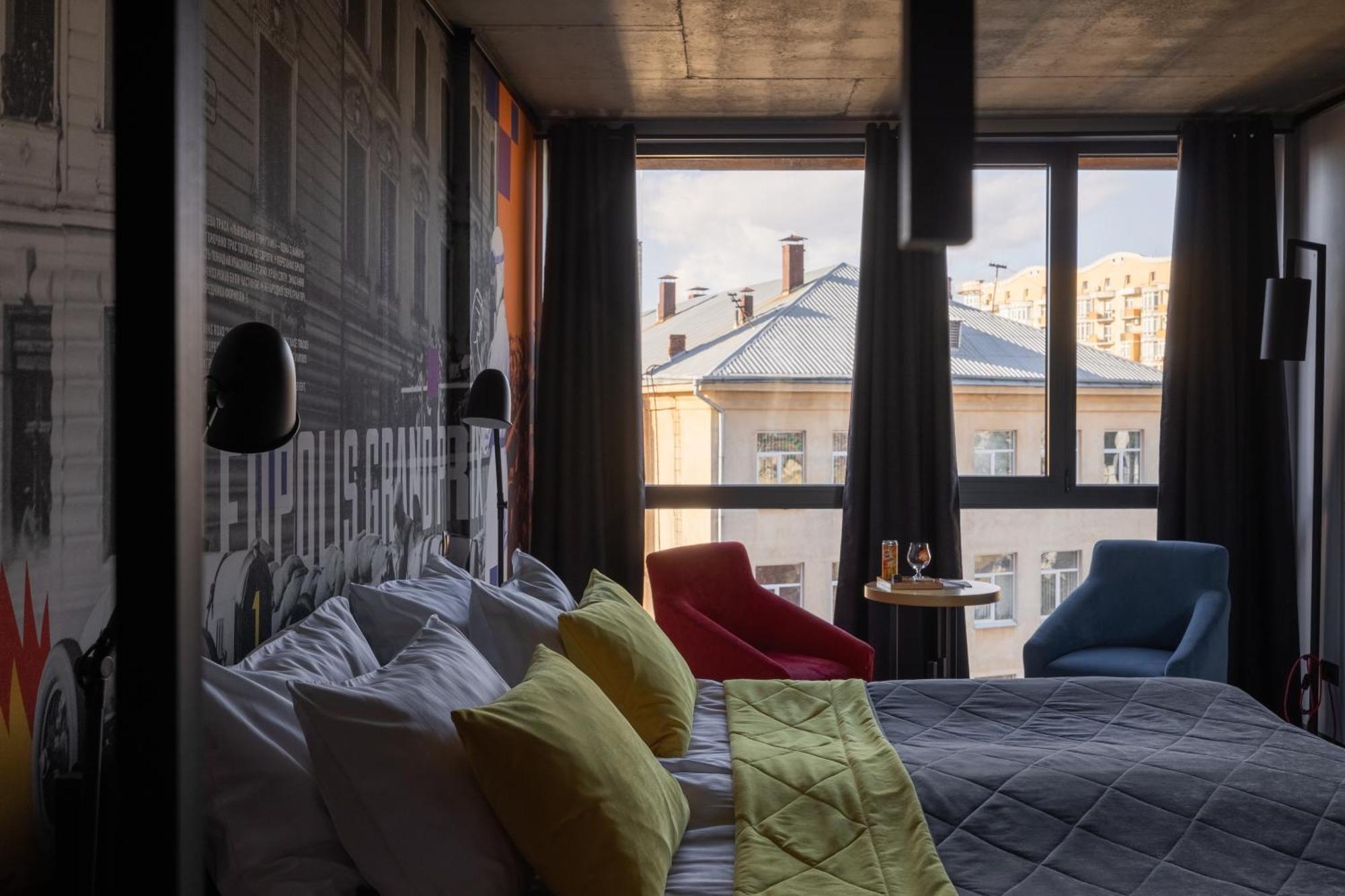 !Fest Hotel Lviv Luaran gambar