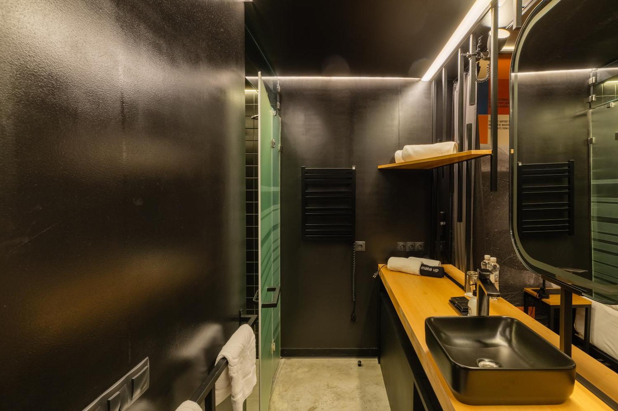 !Fest Hotel Lviv Luaran gambar